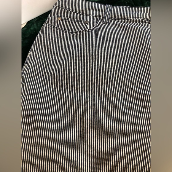 Croft & Barrow Stretch Train Conductor Inspired Denim Skirt Size 14 - Picture 2 of 9